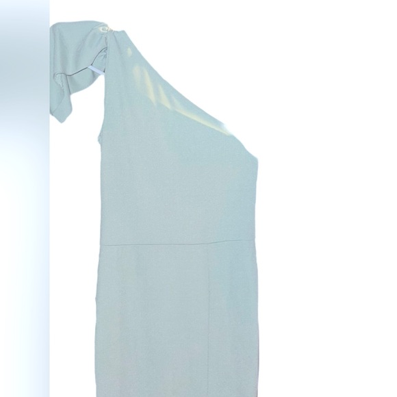 $45 Sage Green one-Shoulder Bridesmaid Dress with Side Slit at the Bottom Size 4 - Picture 2 of 2